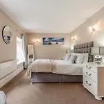 3 Bed In Oc-w1007 شقة *
