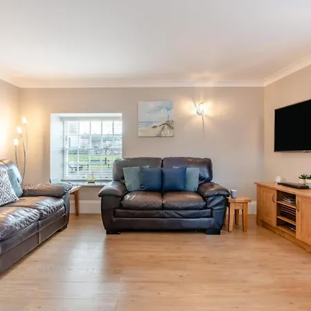 3 Bed In Oc-w1007 * Whitby