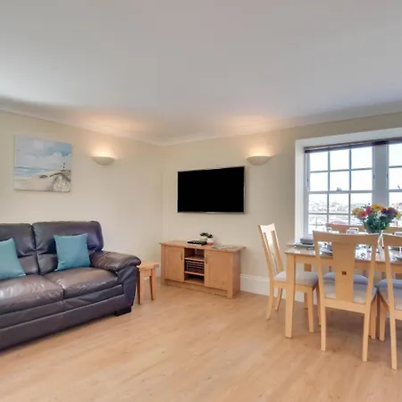 3 Bed In Oc-w1007 Whitby