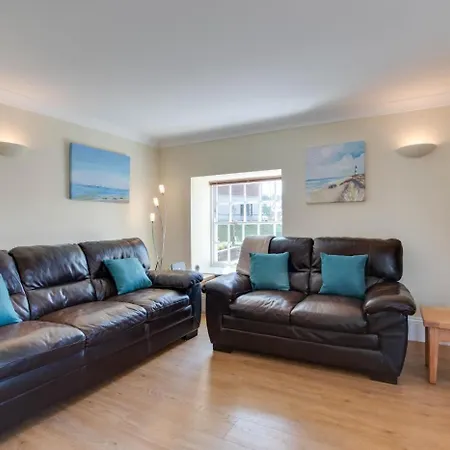 3 Bed In Oc-w1007 Apartment