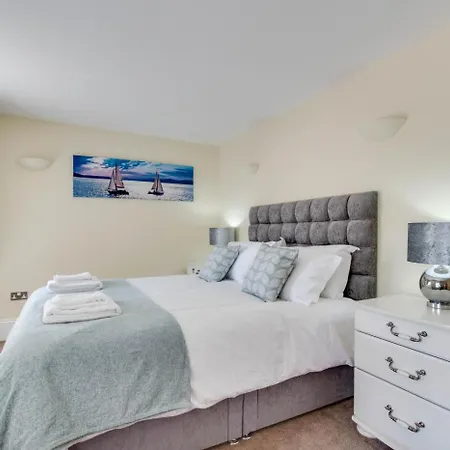 3 Bed In Oc-w1007 Apartment *